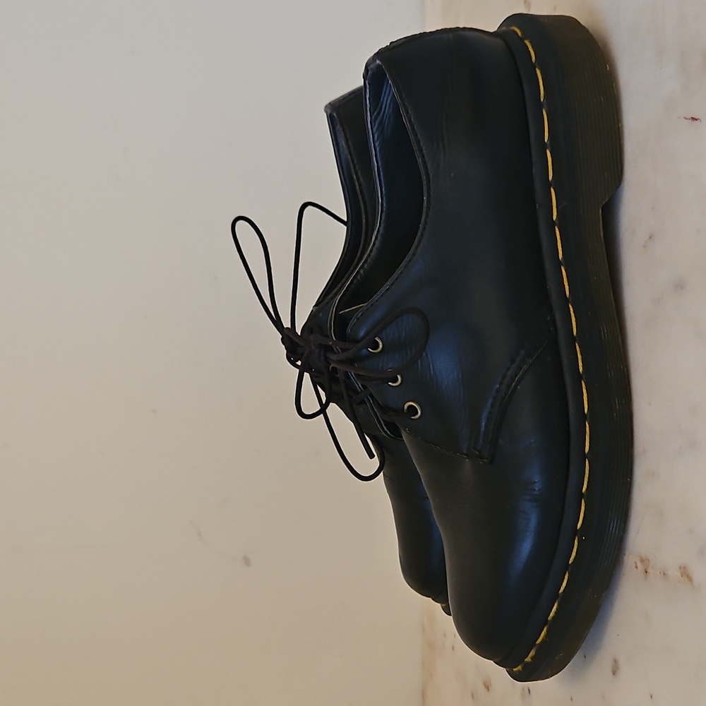DR.MARTENS: Classic Black Vegan Oxfords